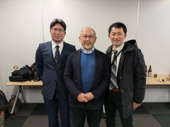 左：坂本先生(久留米大学)　中央：院長